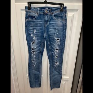 Almost Famous‎ juniors jeans sz 3 distressed Mid Rise